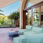 Numeroquattro-light Green, Open Space Con Vista Sul Giardino E Piscina
