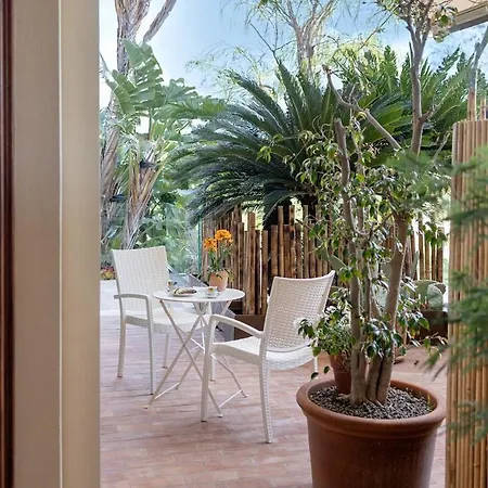 In Con Giardino Light Apartment Syracuse